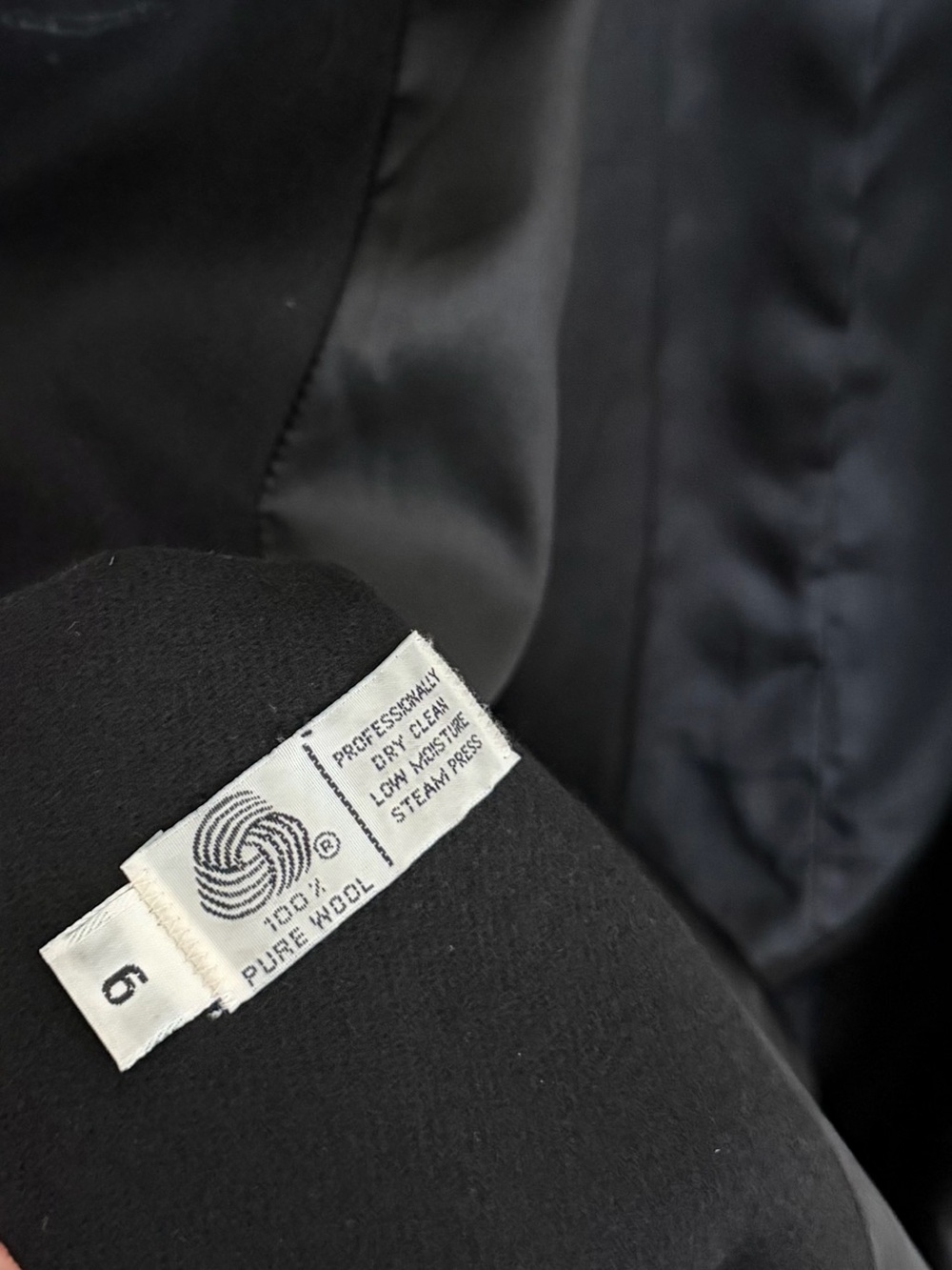 🍁 JG HOOK Vintage Women's Black Long 100% Wool Coat with Gold Buttons (Size 6) - Picture 3 of 7